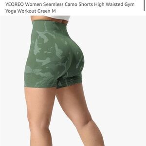 Yeoreo camo green gym shorts